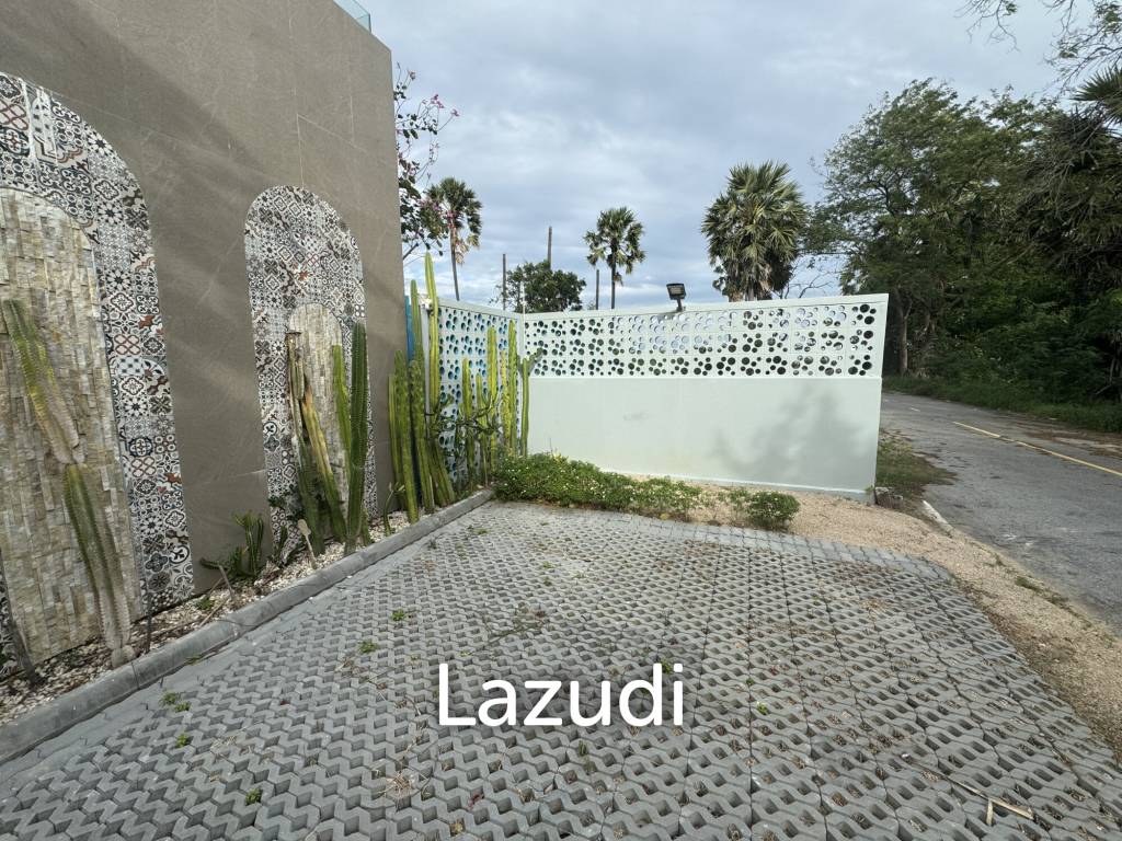 Khao Tao Luxury Pool Villa 4 Bedroom – Steps from the Beach