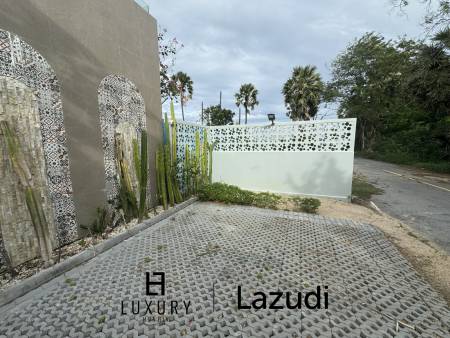 Khao Tao Luxury Pool Villa 4 Bedroom – Steps from the Beach