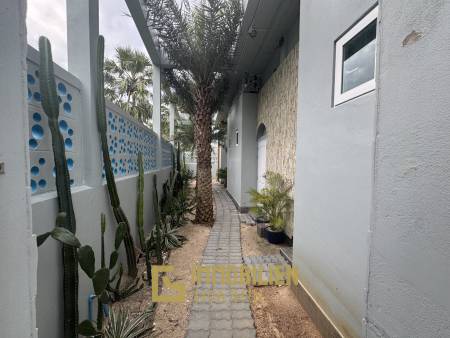 Strandlage / 4 Schlafzimmer / 14m Pool im ersten Stock