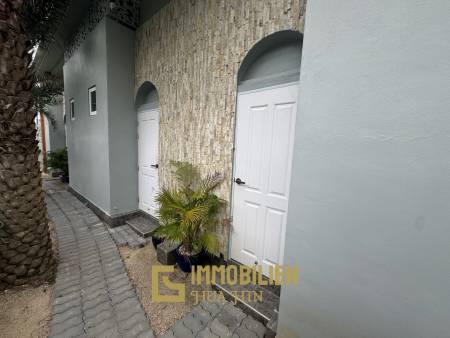 Strandlage / 4 Schlafzimmer / 14m Pool im ersten Stock