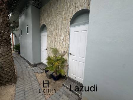 Khao Tao Luxury Pool Villa 4 Bedroom – Steps from the Beach