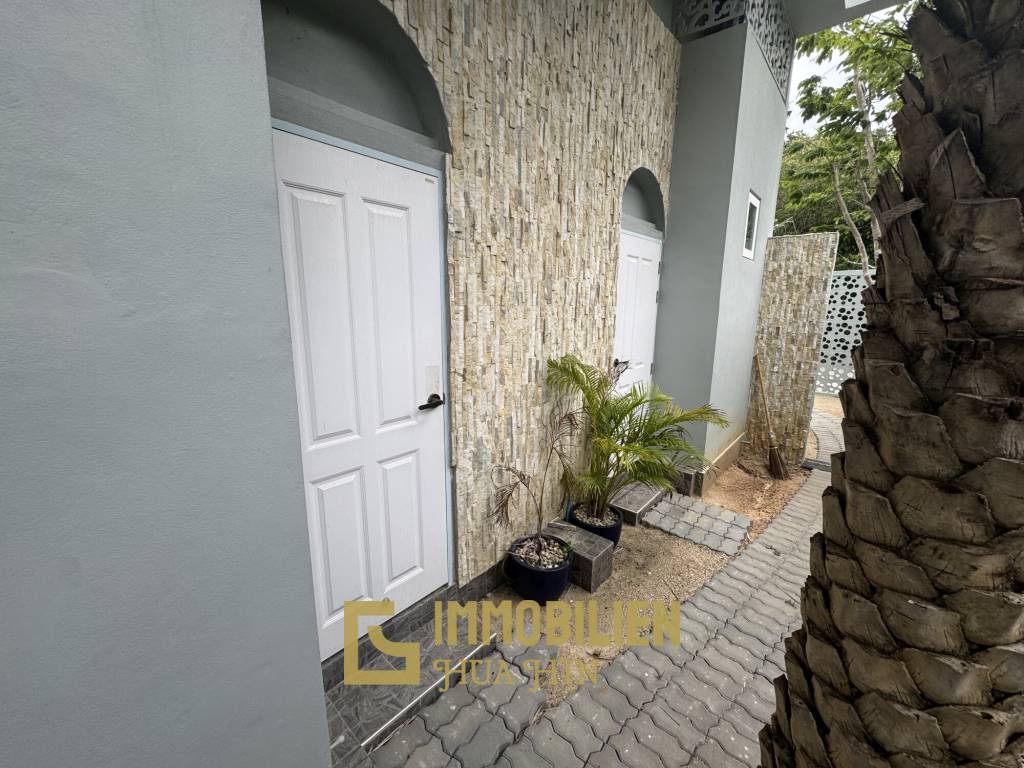 Strandlage / 4 Schlafzimmer / 14m Pool im ersten Stock