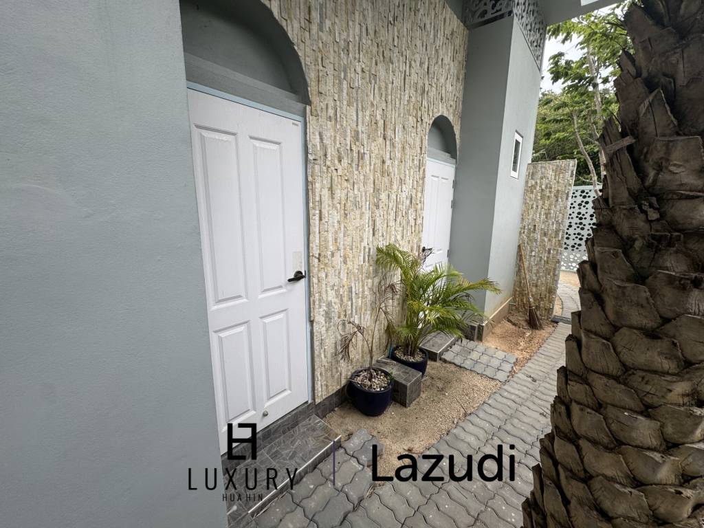 Khao Tao Luxury Pool Villa 4 Bedroom – Steps from the Beach