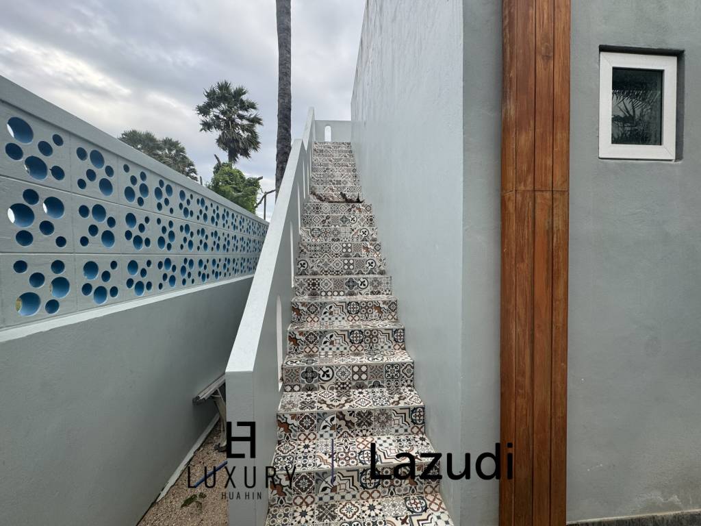 Khao Tao Luxury Pool Villa 4 Bedroom – Steps from the Beach