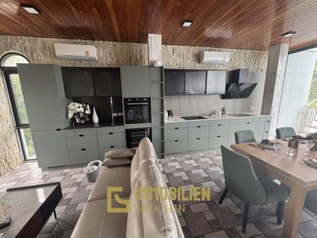 Strandlage / 4 Schlafzimmer / 14m Pool im ersten Stock