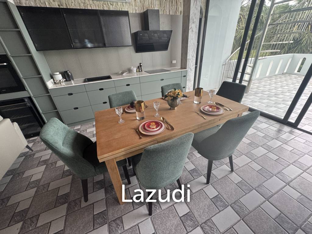 Khao Tao Luxury Pool Villa 4 Bedroom – Steps from the Beach