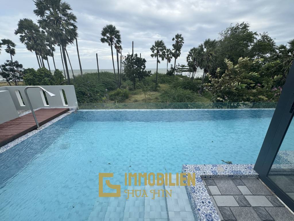 Strandlage / 4 Schlafzimmer / 14m Pool im ersten Stock