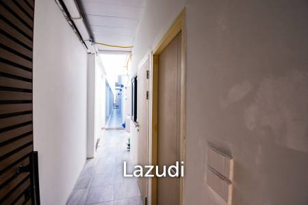 Luxurious Villa with Beachfront in Cha-Am