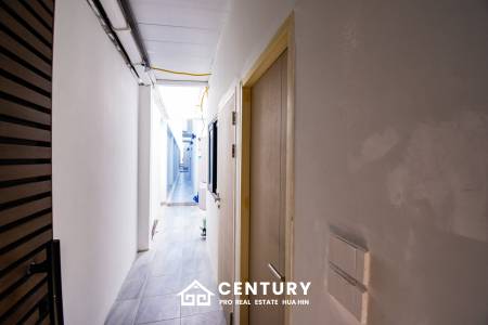 Luxurious Villa with Beachfront in Cha-Am