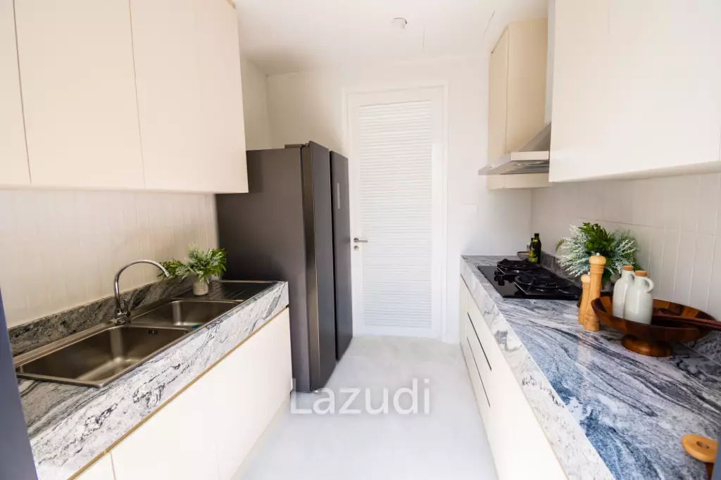 Luxurious Villa with Beachfront in Cha-Am