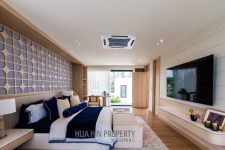 Luxurious Villa with Beachfront in Cha-Am