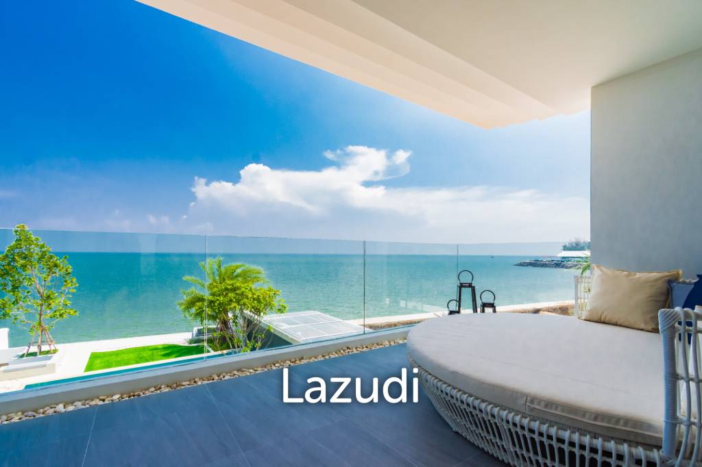 Luxurious Villa with Beachfront in Cha-Am