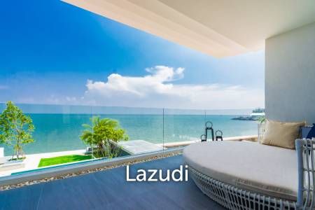 Luxurious Villa with Beachfront in Cha-Am