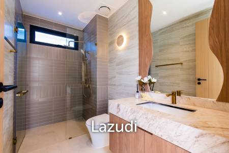 Luxurious Villa with Beachfront in Cha-Am