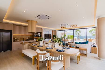 Luxurious Villa with Beachfront in Cha-Am