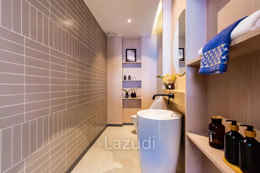 Luxurious Villa with Beachfront in Cha-Am