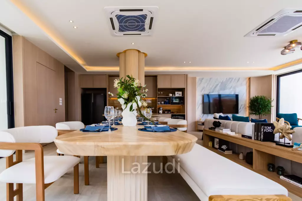 Luxurious Villa with Beachfront in Cha-Am