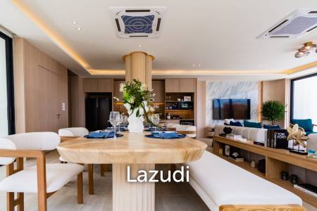 Luxurious Villa with Beachfront in Cha-Am
