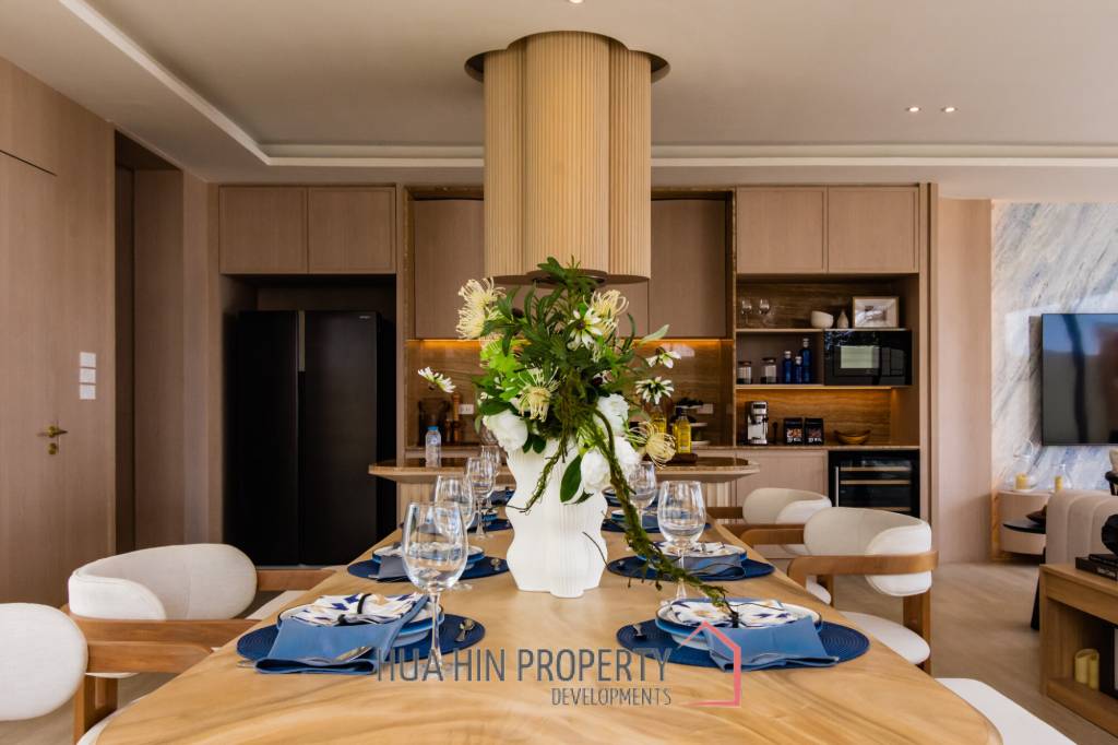 Luxurious Villa with Beachfront in Cha-Am