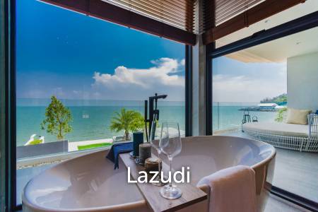 Luxurious Villa with Beachfront in Cha-Am