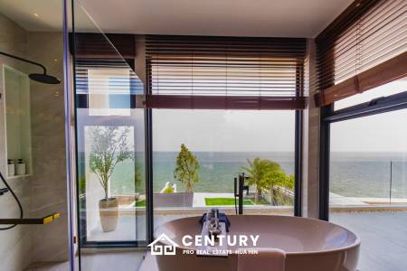 Luxurious Villa with Beachfront in Cha-Am