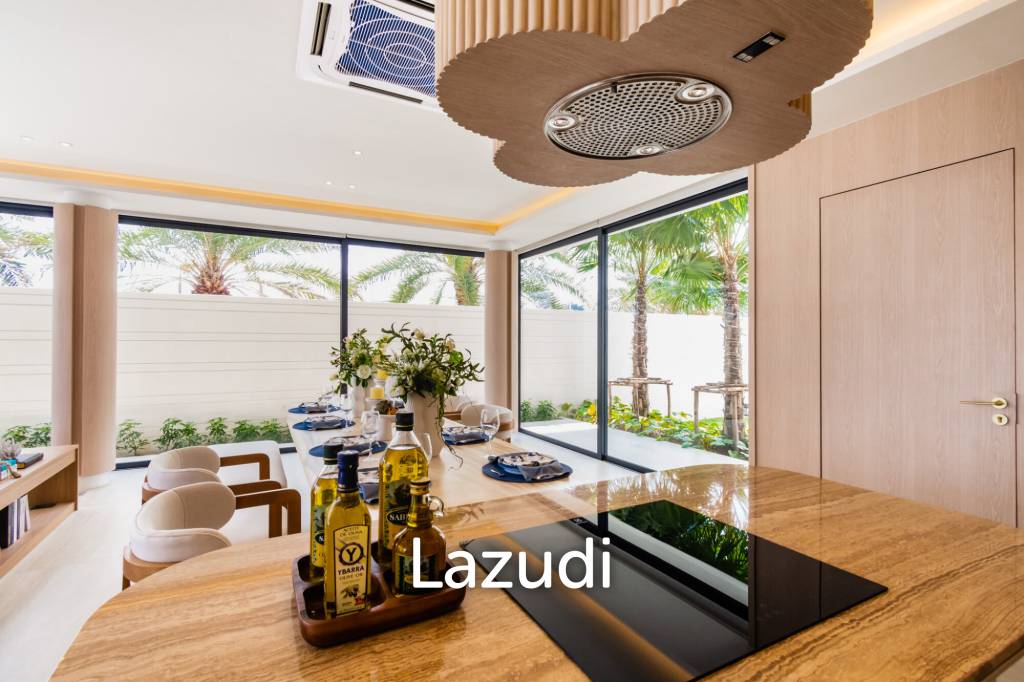Luxurious Villa with Beachfront in Cha-Am