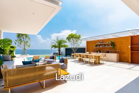 Luxurious Villa with Beachfront in Cha-Am