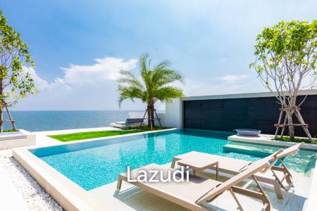 Luxurious Villa with Beachfront in Cha-Am