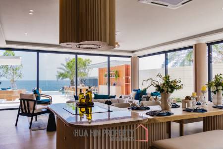 Luxurious Villa with Beachfront in Cha-Am