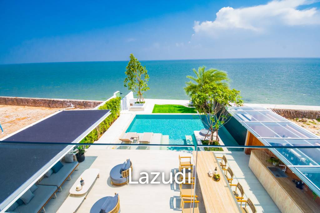 Luxurious Villa with Beachfront in Cha-Am