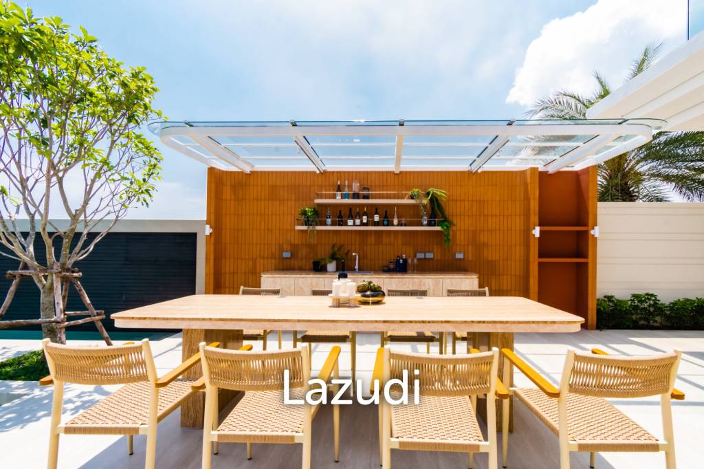 Luxurious Villa with Beachfront in Cha-Am