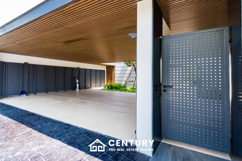 Luxurious 5-Bedroom Kehadfa Grand Villa in Cha-Am