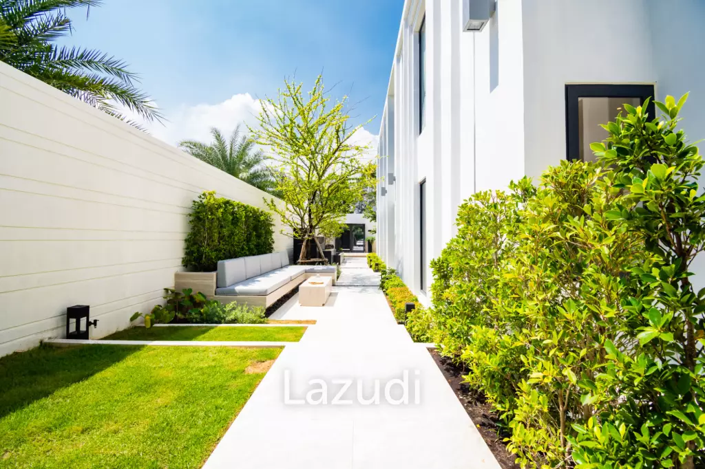 Luxurious 5-Bedroom Kehadfa Grand Villa in Cha-Am