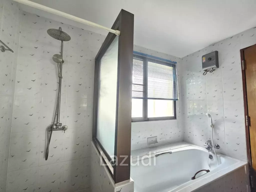 PALM HILLS CONDO : 2 Bed condo ground floor on the golf course