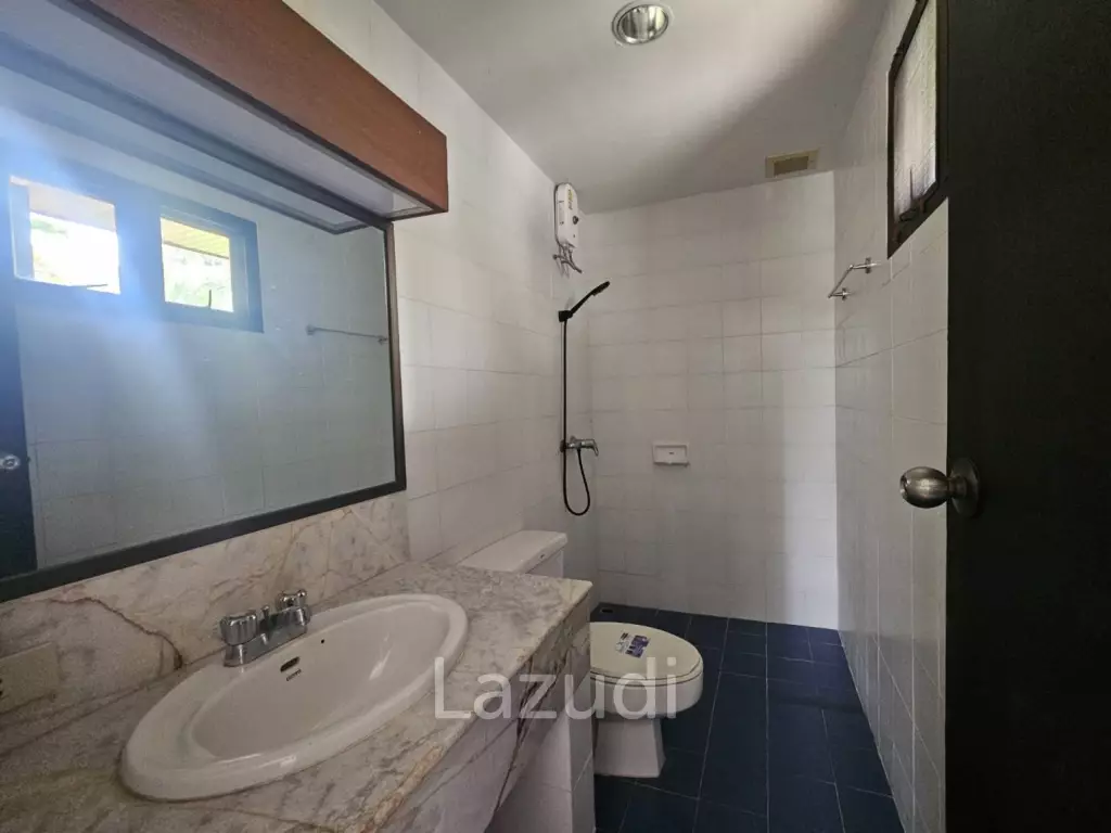 PALM HILLS CONDO : 2 Bed condo ground floor on the golf course