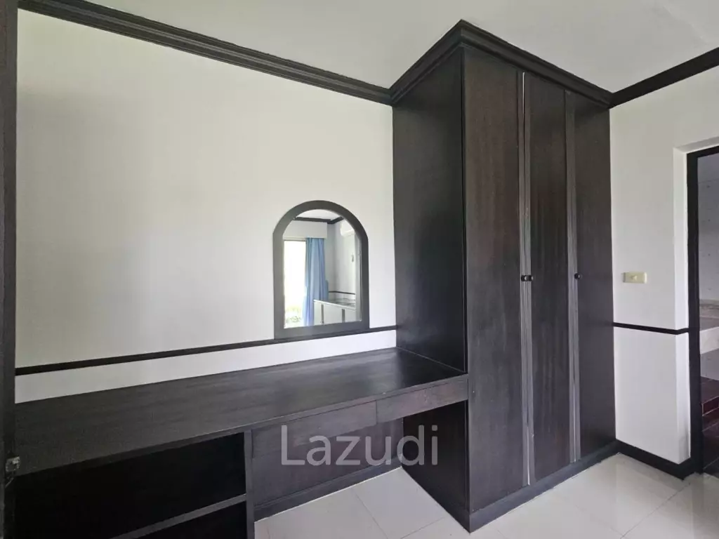 PALM HILLS CONDO : 2 Bed condo ground floor on the golf course