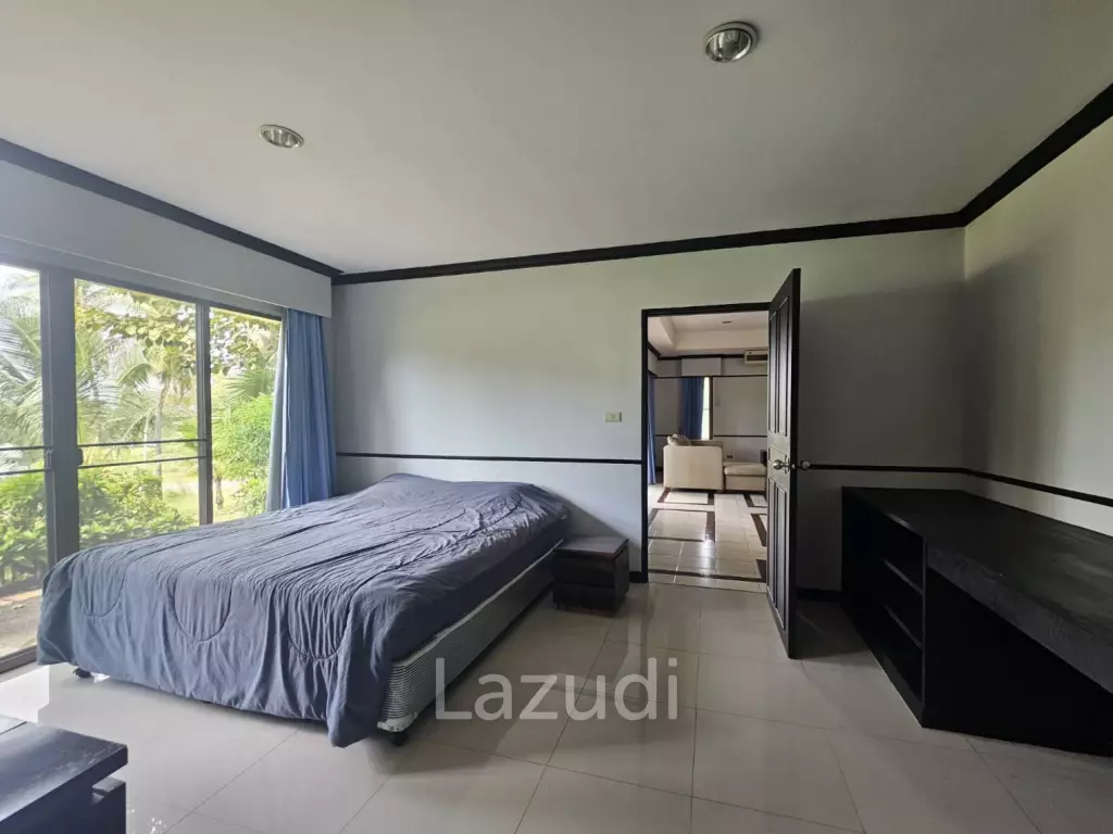 PALM HILLS CONDO : 2 Bed condo ground floor on the golf course