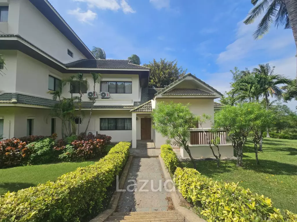 PALM HILLS CONDO : 2 Bed condo ground floor on the golf course