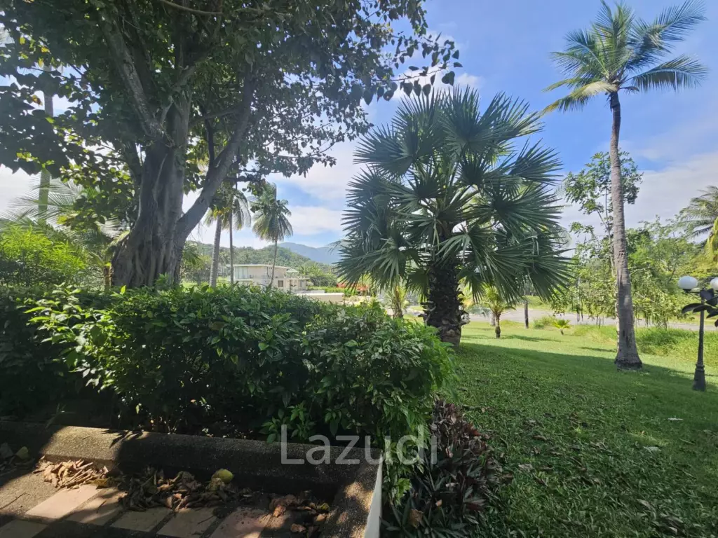 PALM HILLS CONDO : 2 Bed condo ground floor on the golf course