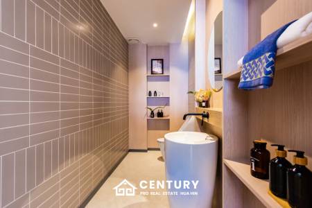 Oceanfront Luxury Villa in Bang Kao Cha Am