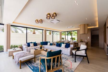Oceanfront Luxury Villa in Bang Kao Cha Am