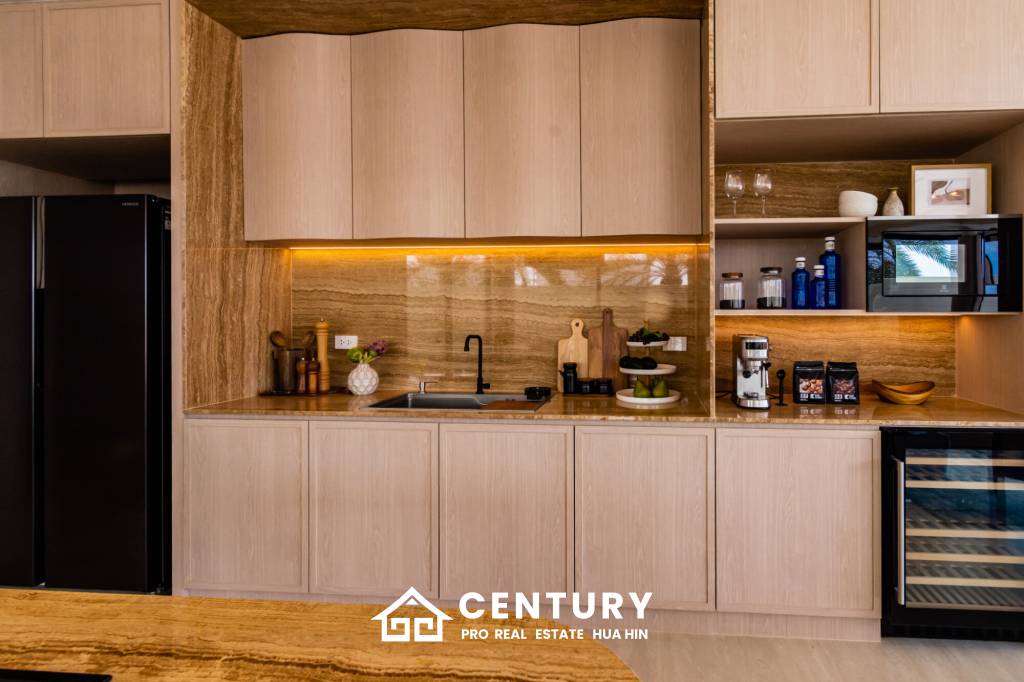 Oceanfront Luxury Villa in Bang Kao Cha Am