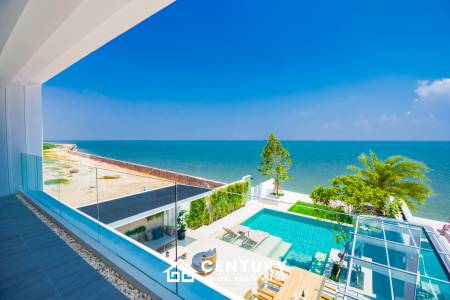 Oceanfront Luxury Villa in Bang Kao Cha Am