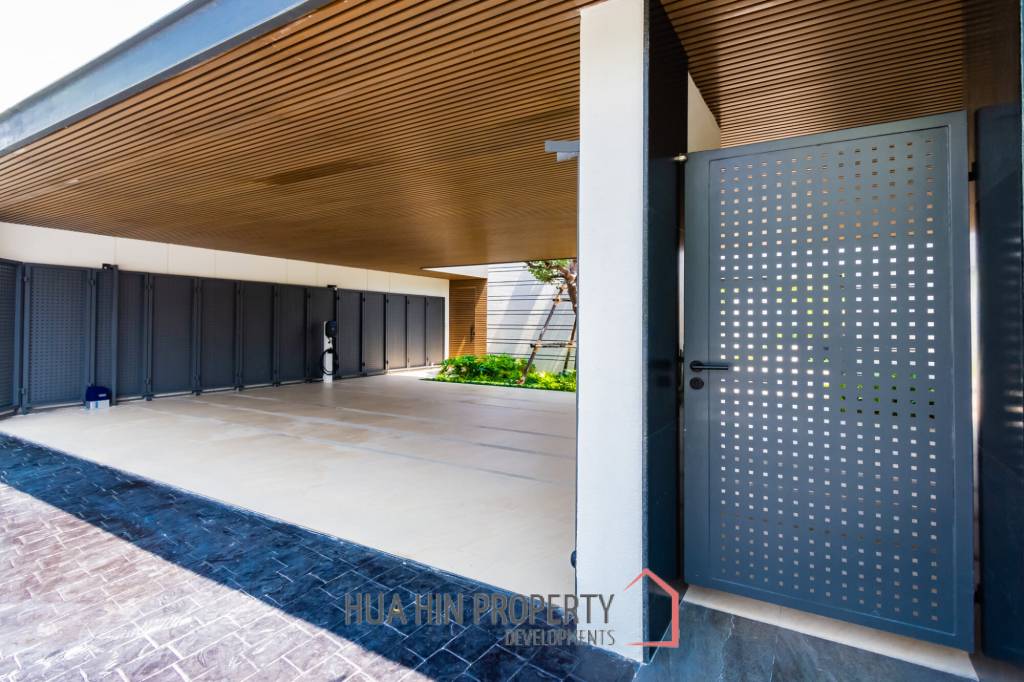 Oceanfront Luxury Villa in Bang Kao Cha Am