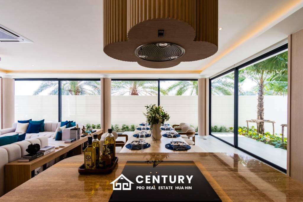 Oceanfront Luxury Villa in Bang Kao Cha Am