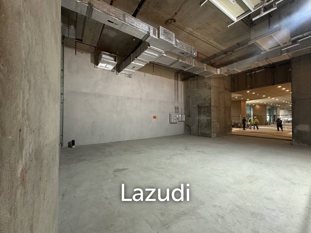 Spacious Retail Space with Industrial Style in Phra Khanong