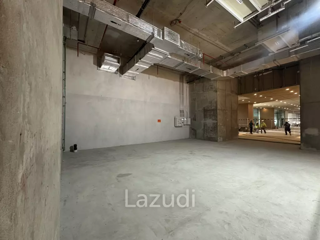 Spacious Retail Space with Industrial Style in Phra Khanong