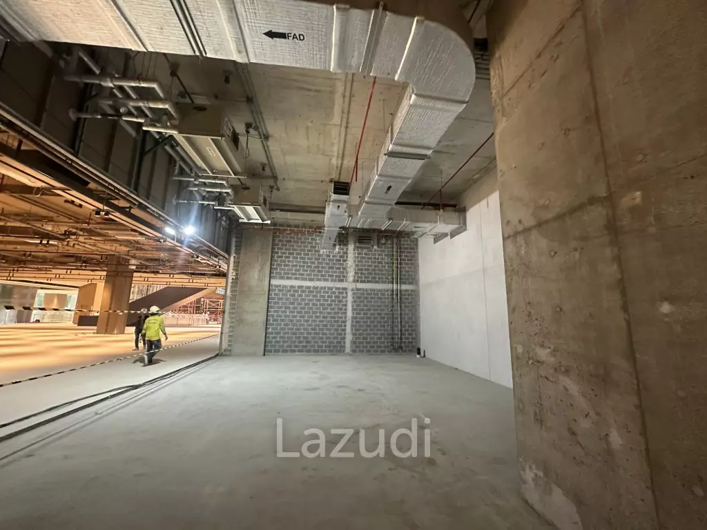 Spacious Retail Space with Industrial Style in Phra Khanong