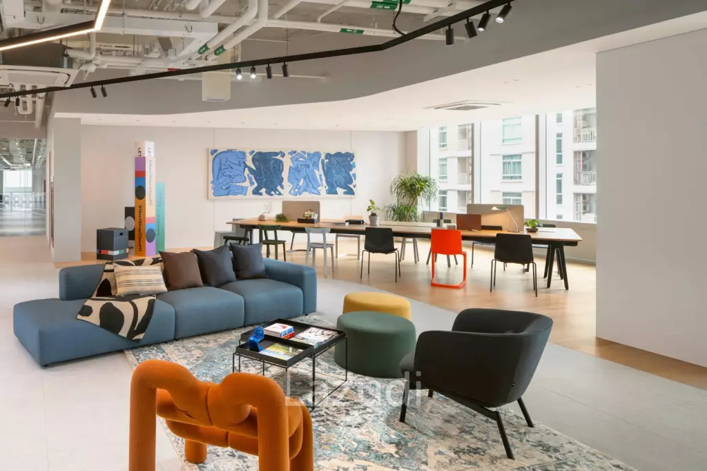 Modern Unfurnished Office Space in Phra Khanong Bangkok