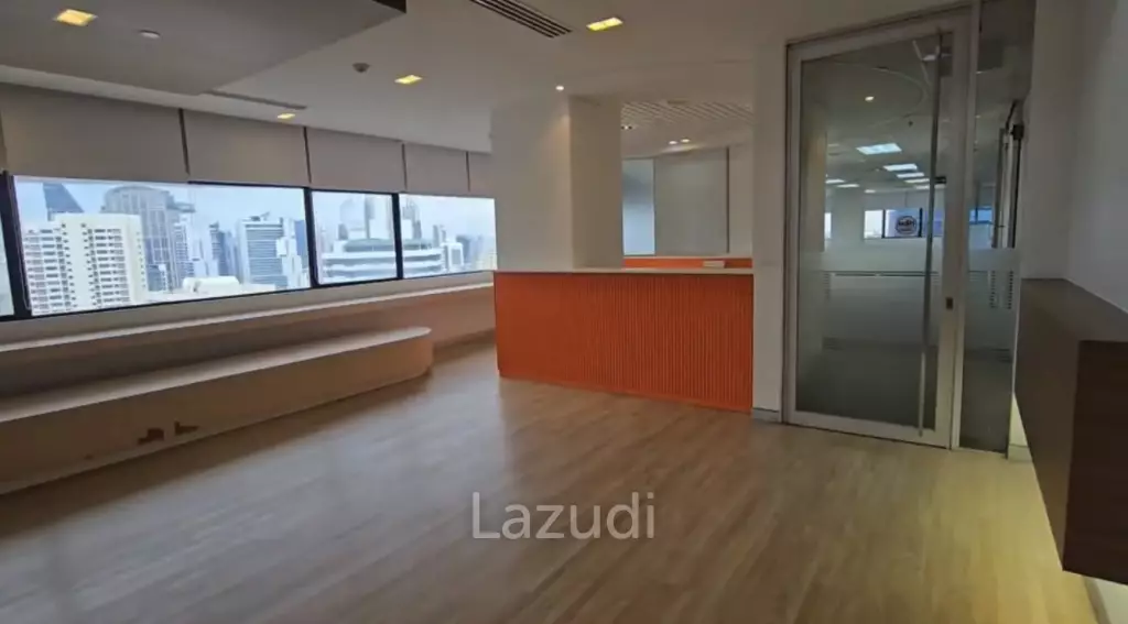 Spacious Furnished Office in CTI Tower Khlong Toei